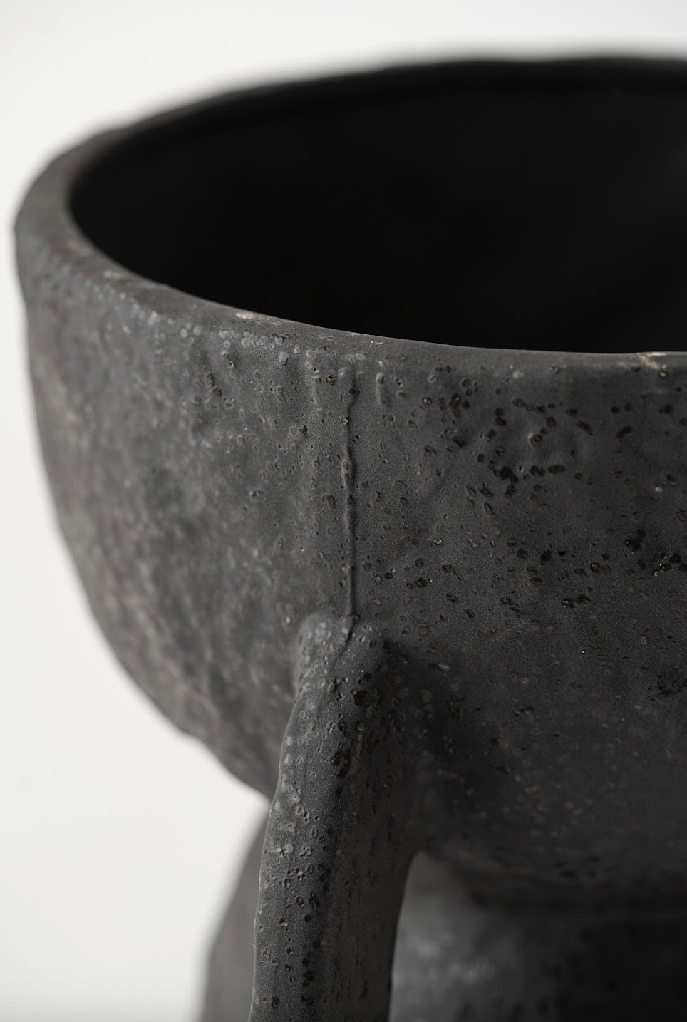 THE AMPHORA VASE