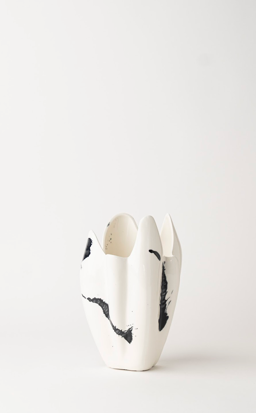 THE INKED VASE - SHORT